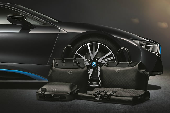 "Carbon fibre is transformed into luggage"