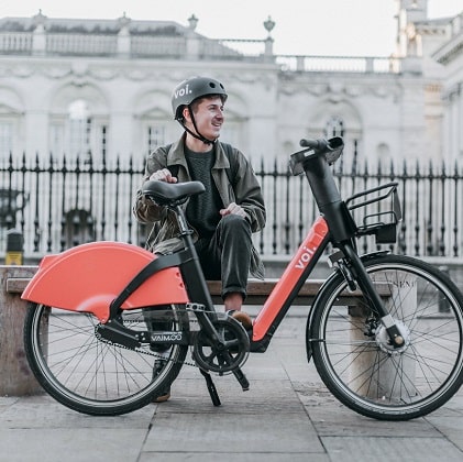 The Ultimate Showdown: Electric Bikes vs. Cars for City Commuting