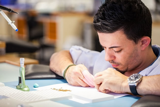 See How Frederique Constant Watches Are Made