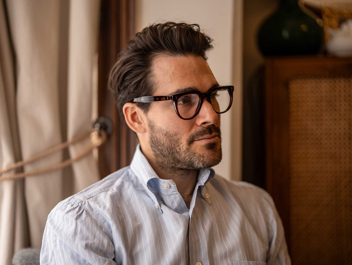 Men's Reading Glasses: A Guide to Styles and Strengths