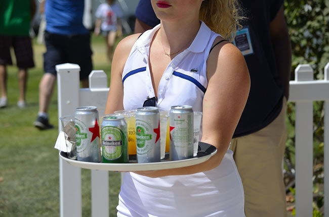 Table service, Lacoste style!