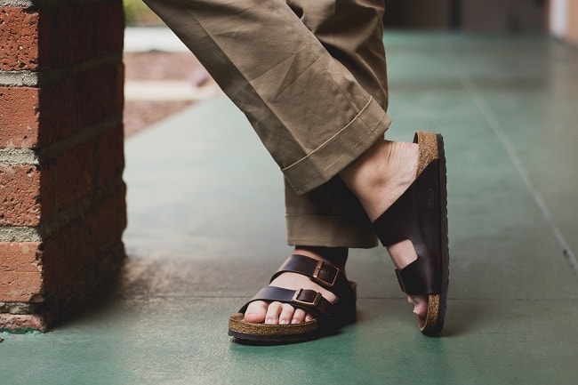 A Guide to Flip Flops and Sliders