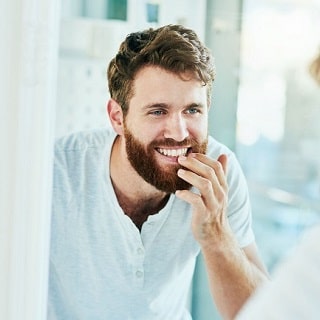 8 Great Ways to Whiten Your Teeth Safely at Home